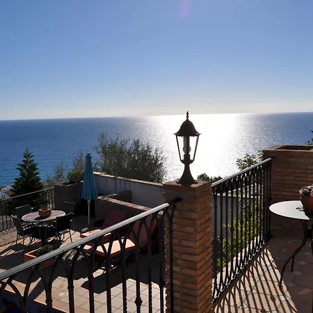 Welcome Luxury בית הארחה